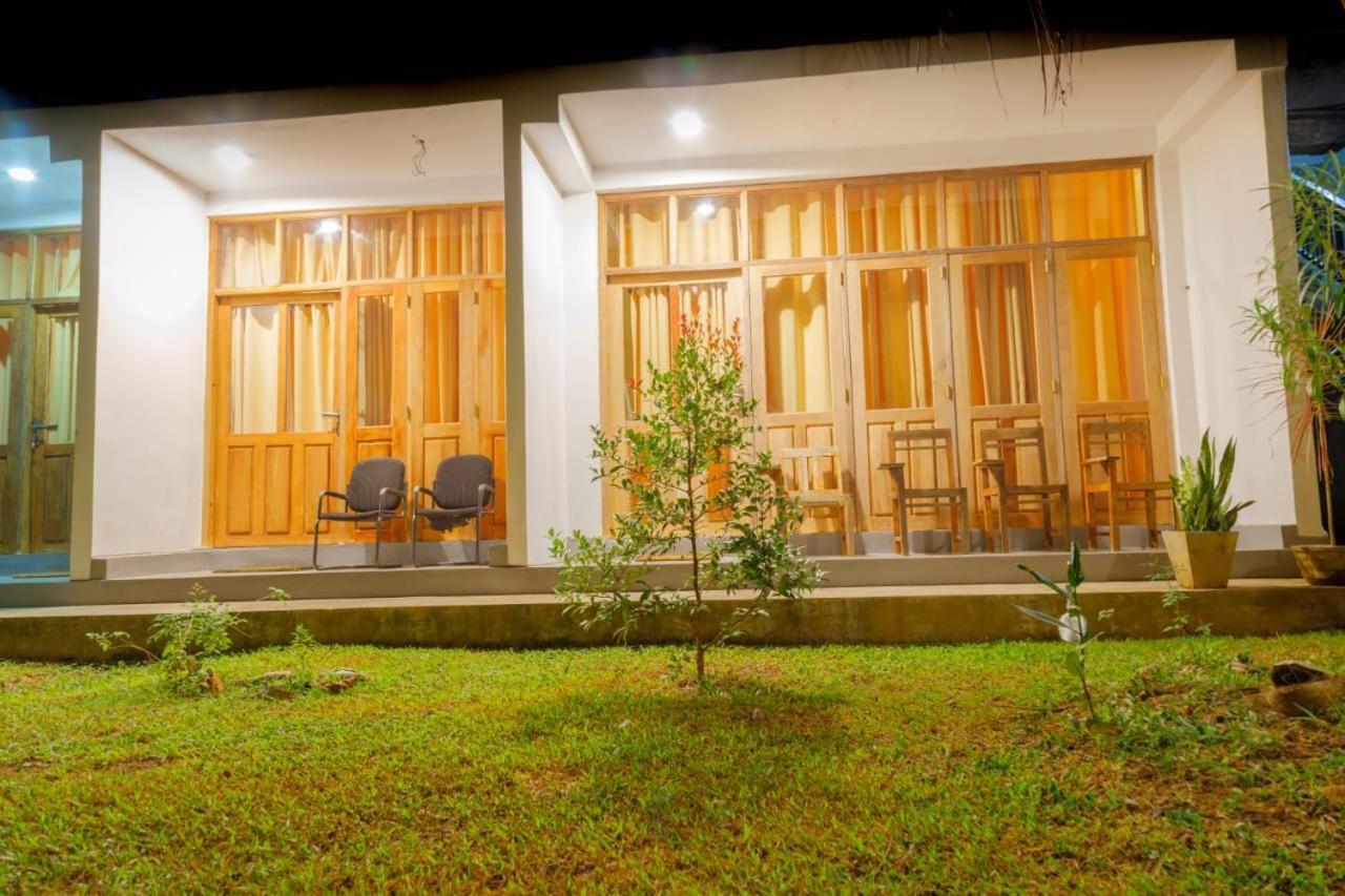 Talalla Ocean Beach Bungalow Матара Екстер'єр фото