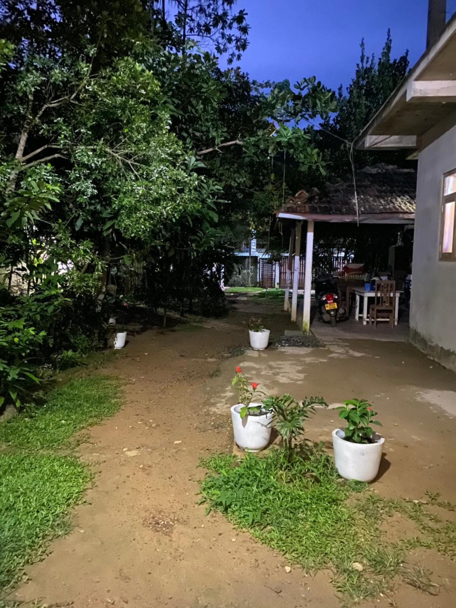 Talalla Ocean Beach Bungalow Матара Екстер'єр фото